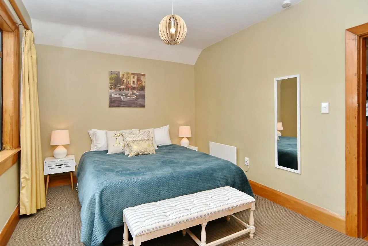 Holiday home Racecourse Villa - Classic 1935 Charm & Space Christchurch