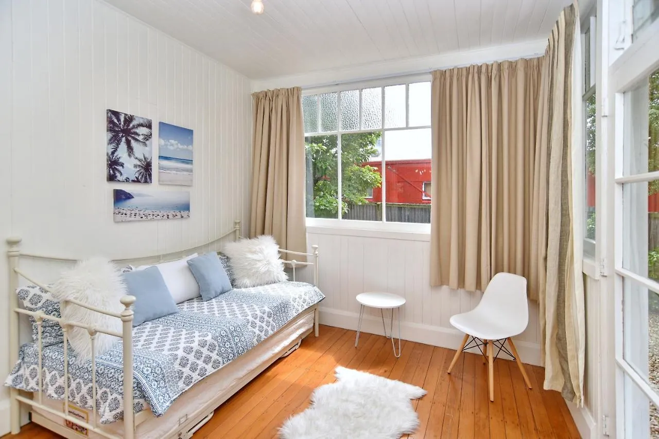 Holiday home Racecourse Villa - Classic 1935 Charm & Space Christchurch