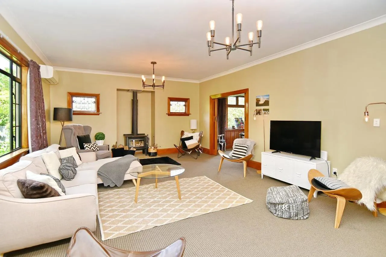 Holiday home Racecourse Villa - Classic 1935 Charm & Space Christchurch New Zealand