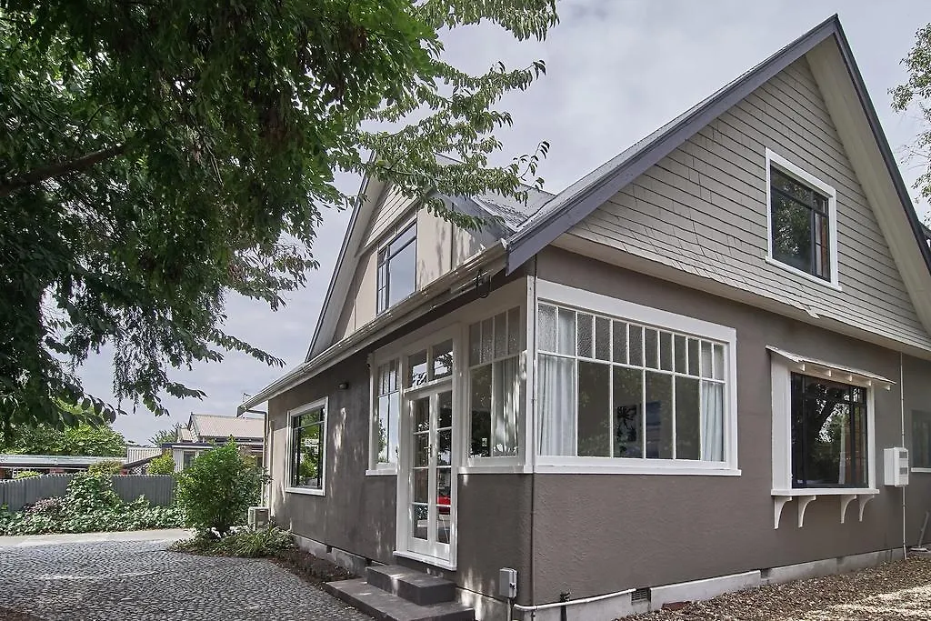 Racecourse Villa - Christchurch Holiday Home 0*,