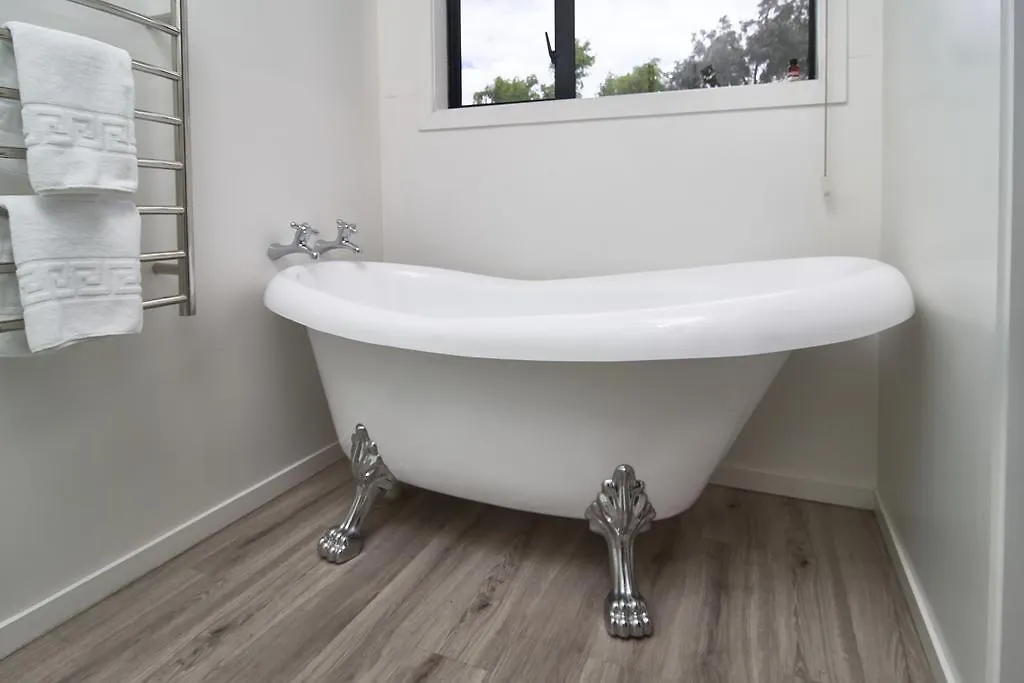 Racecourse Villa - Christchurch Holiday Home New Zealand